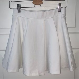 Forever 21 Pleated Stretchy Mini Skirt NWT - M